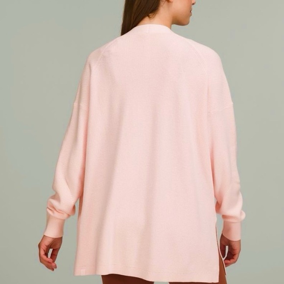 Lululemon Side Slit Sweater Cardigan Wrap in Strawberry Milkshake Size 12 NWT - Picture 3 of 10